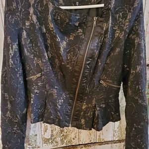 XOXO black size medium top